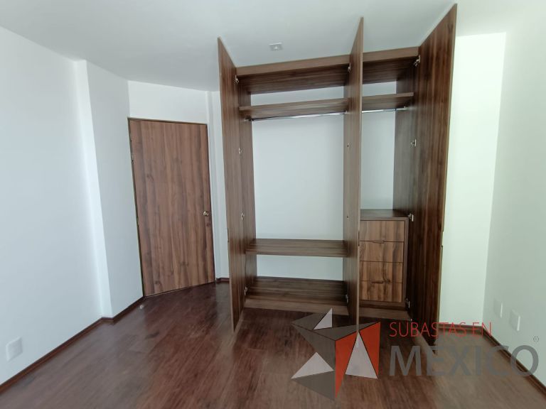 Lote 002 - Departamento de 102 m2 interiores en 2 niveles y 33.1 m2 en 2 Terrazas - Imagen 181