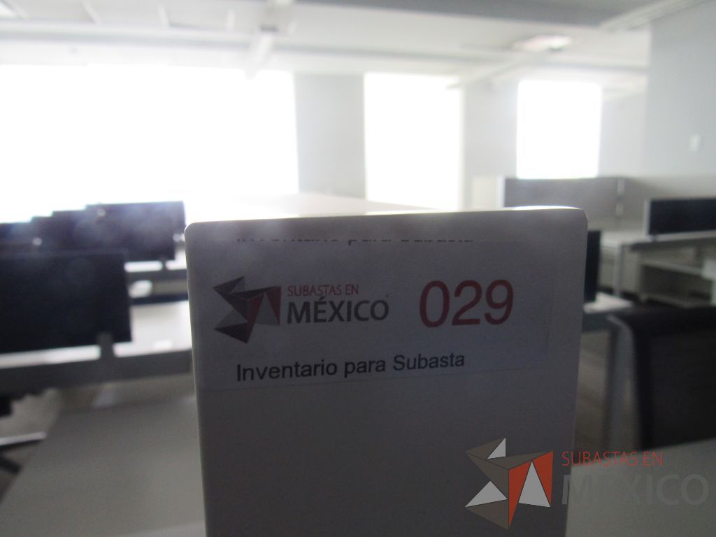 Lote 078 - Estación de trabajo para 10 personas - Imagen 8