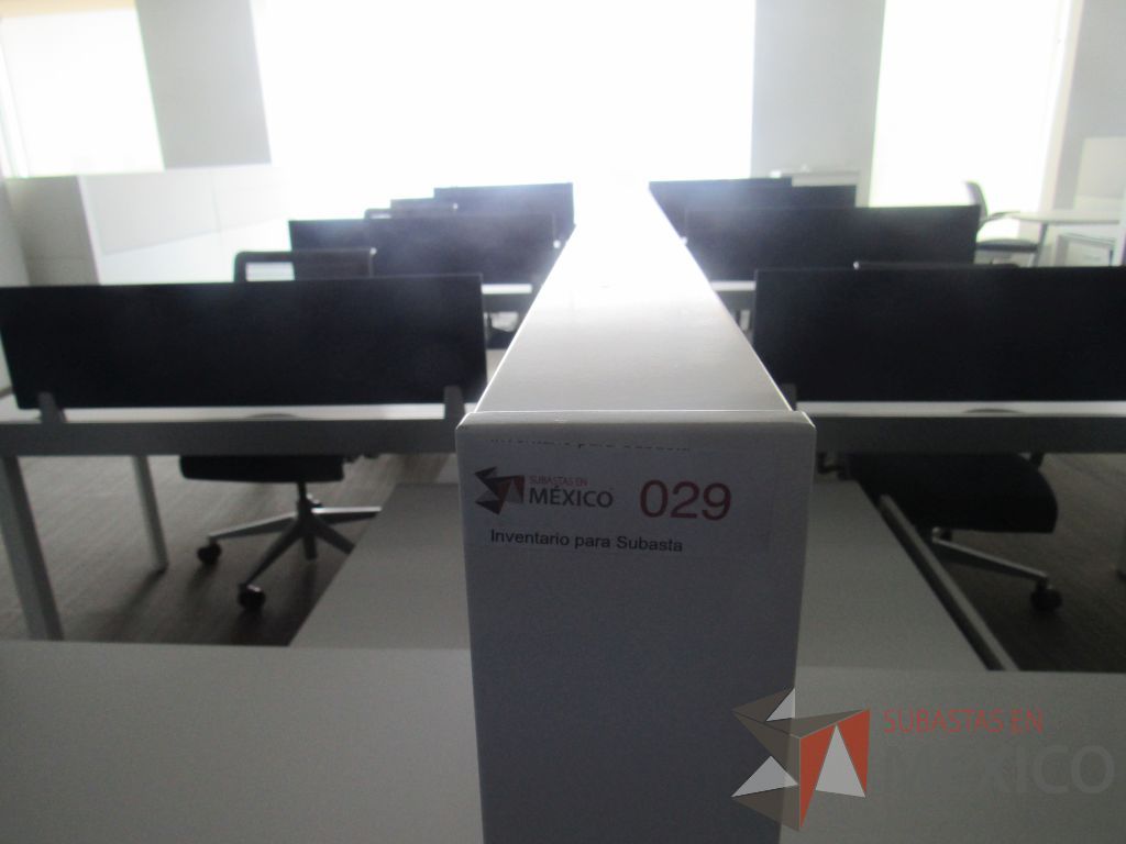 Lote 078 - Estación de trabajo para 10 personas - Imagen 9