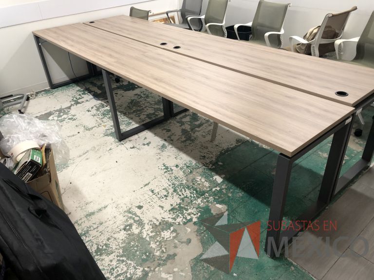 Lote 001 - Estación de trabajo para 4 personas - Imagen 2