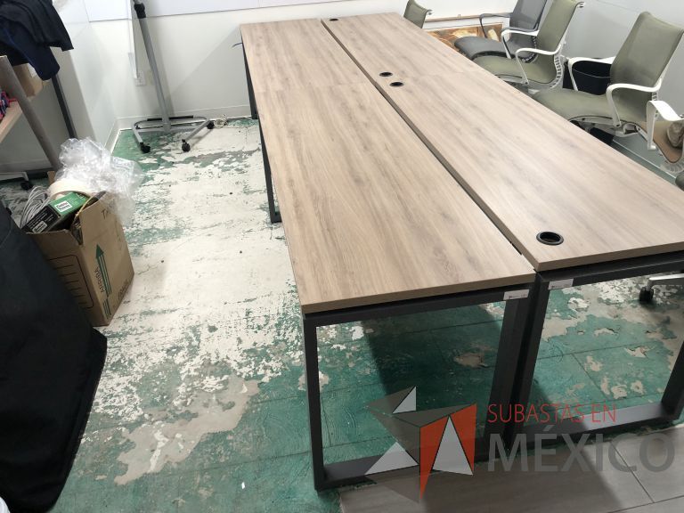 Lote 001 - Estación de trabajo para 4 personas - Imagen 4