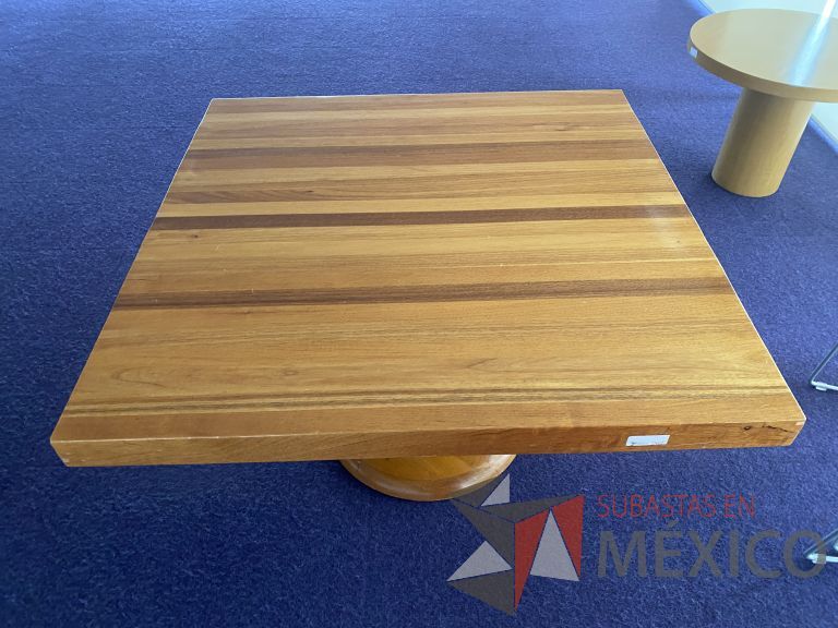 Lote 050 - 3 Mesas rectangulares con 2 bases de madera, 3 Mesas redondas de madera, etc... - Imagen 6