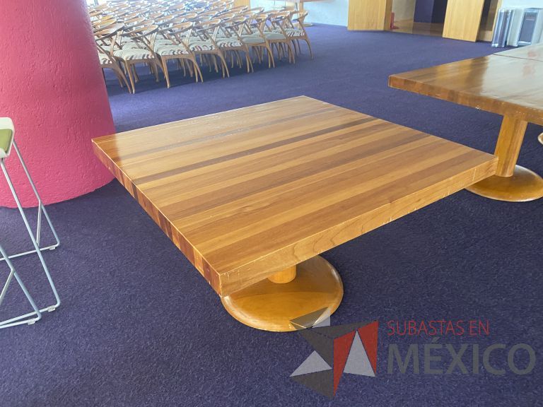Lote 050 - 3 Mesas rectangulares con 2 bases de madera, 3 Mesas redondas de madera, etc... - Imagen 7