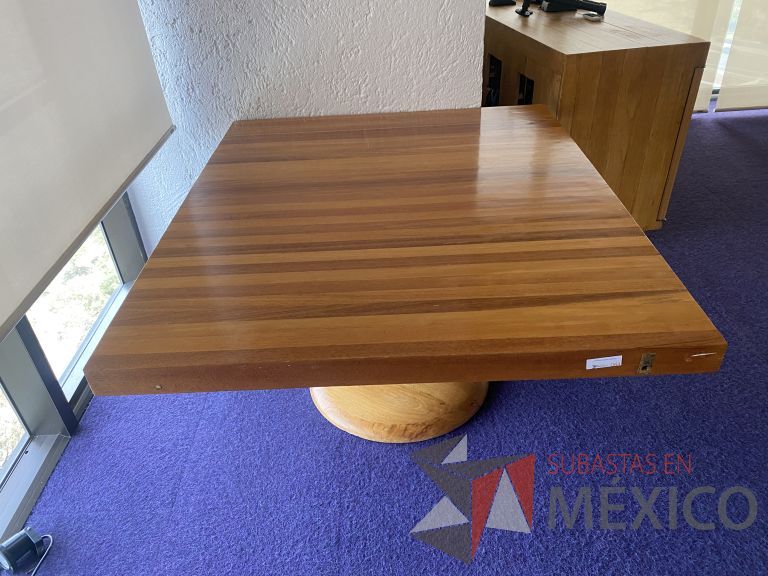 Lote 050 - 3 Mesas rectangulares con 2 bases de madera, 3 Mesas redondas de madera, etc... - Imagen 12