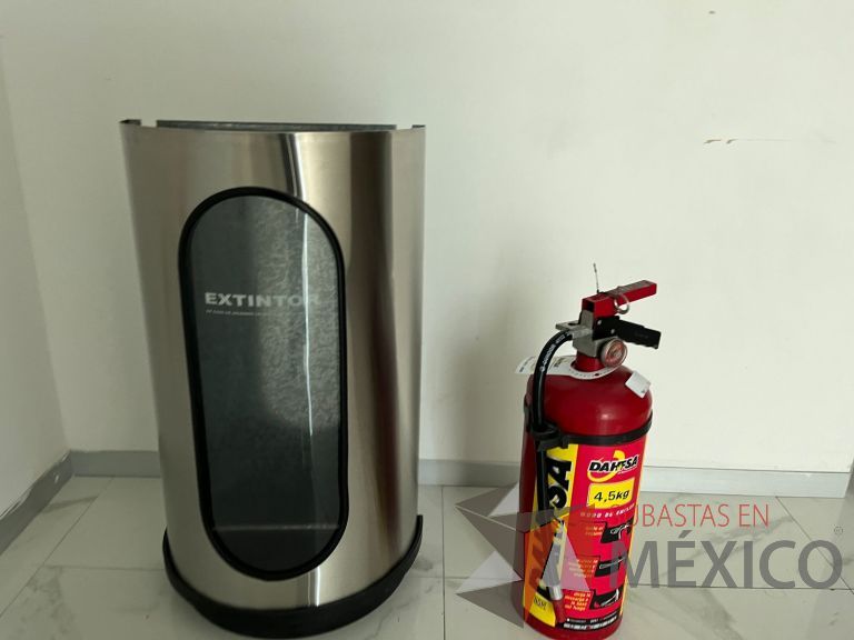 Lote 184 - 5 Extintores de P.Q.S., clase A, B y C de 4.5 kg. con porta extintor - Imagen 2