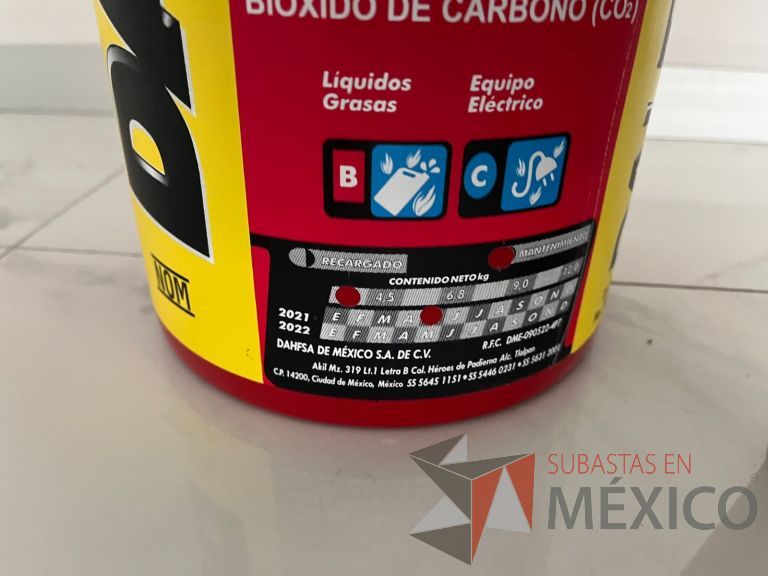 Lote 185 - 11 Extintores de Dióxido de Carbono, clase B y C de 4.5 kg. con porta extintor - Imagen 3