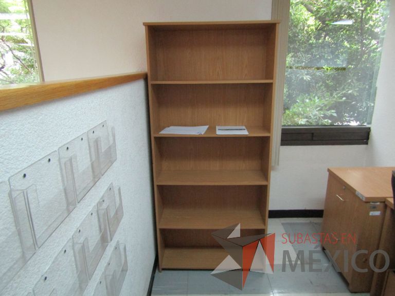 Lote 124 - Librero con 4 entrepaños - Imagen 5