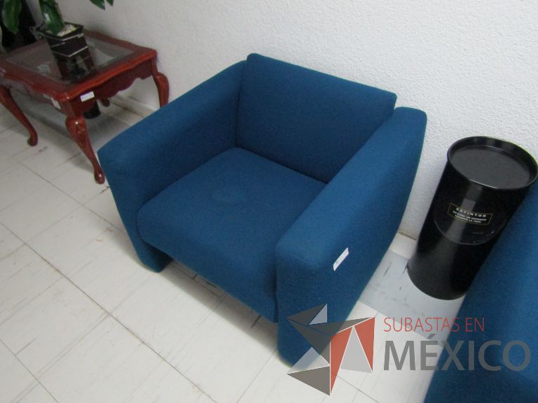 Lote 140 - Sillón de 1 plaza en tela color azul - Imagen 3