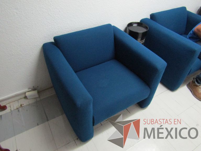 Lote 140 - Sillón de 1 plaza en tela color azul - Imagen 5