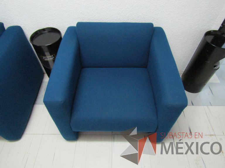 Lote 139 - Sillón de 1 plaza en tela color azul - Imagen 2