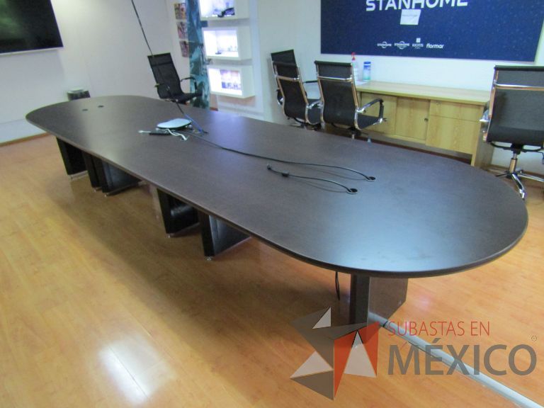 Lote 144 - Mesa de sala de juntas para 12 personas, dividida en 2 secciones con 6 bases - Imagen 2