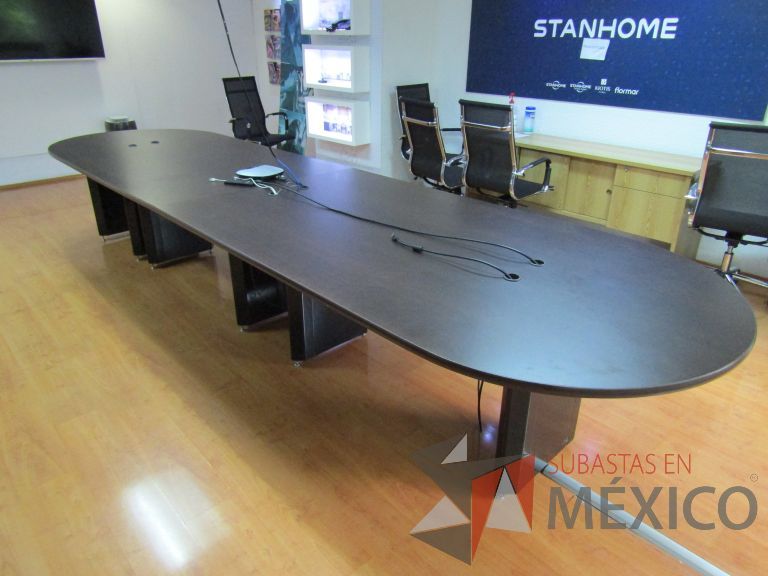 Lote 144 - Mesa de sala de juntas para 12 personas, dividida en 2 secciones con 6 bases - Imagen 4