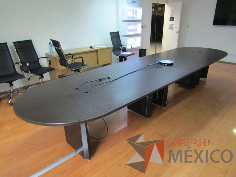 Lote 144 - Mesa de sala de juntas para 12 personas, dividida en 2 secciones con 6 bases - Imagen 15