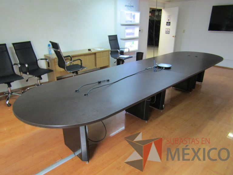 Lote 144 - Mesa de sala de juntas para 12 personas, dividida en 2 secciones con 6 bases - Imagen 16