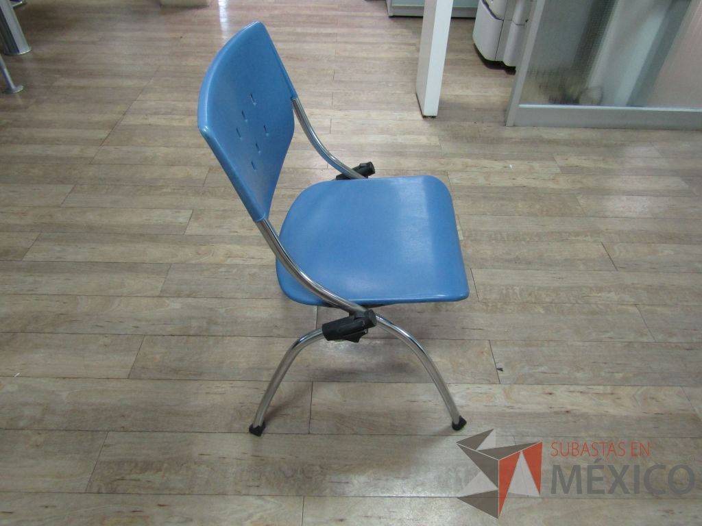 Lote 017 - 2 Silla fijas, asientos y respaldo en plástico color azul - Imagen 6