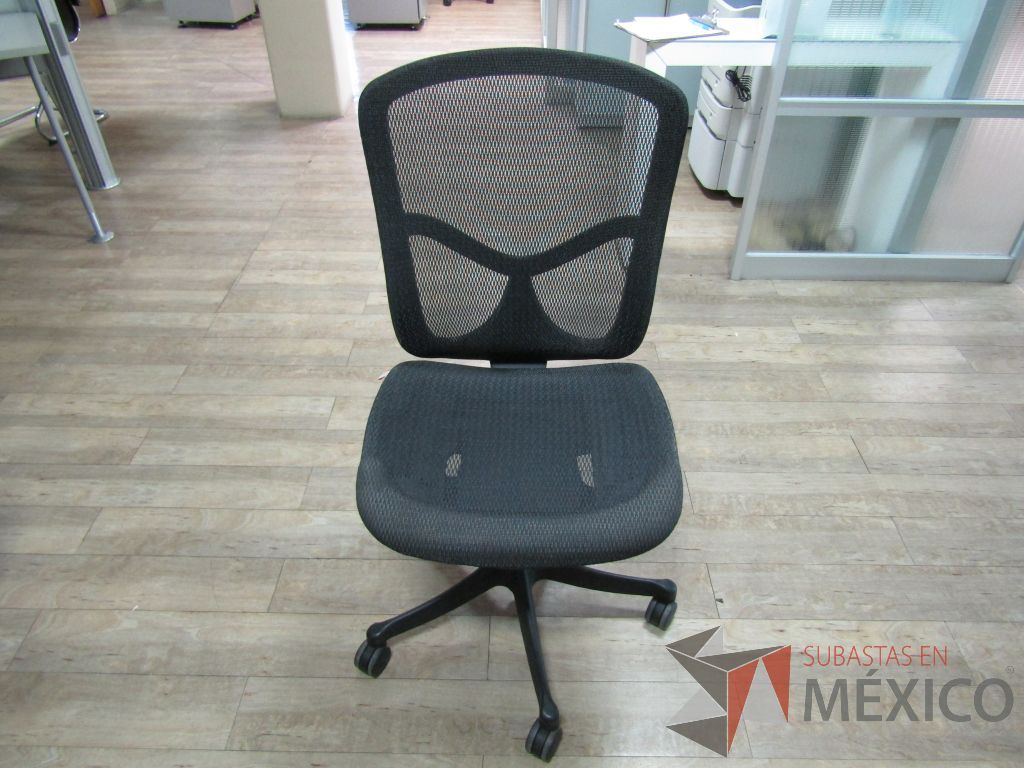 Lote 161 - Silla operativa con ruedas, asiento y respaldo en malla - Imagen 5