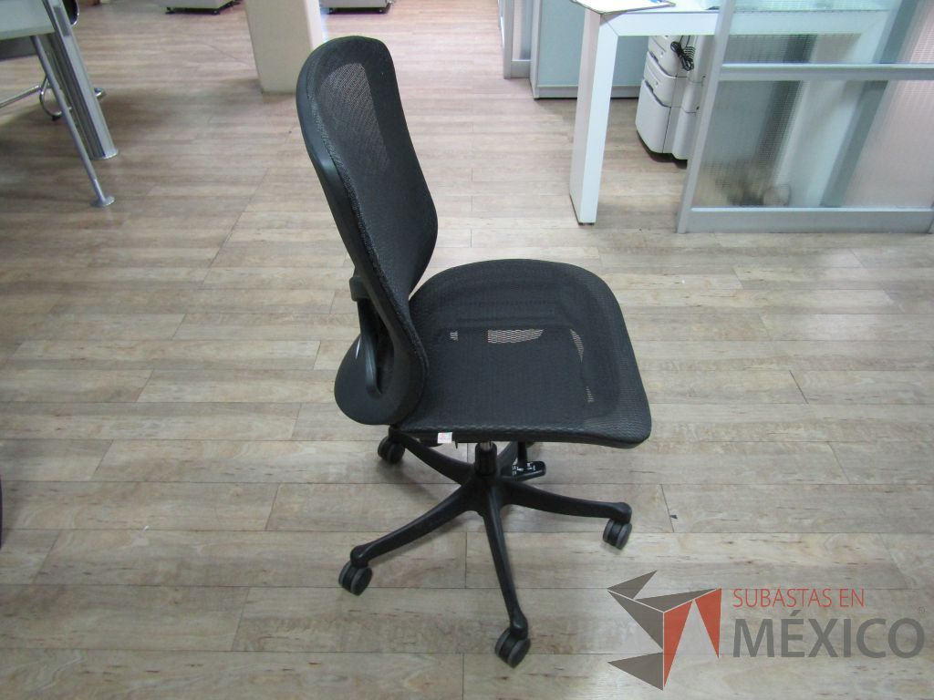 Lote 161 - Silla operativa con ruedas, asiento y respaldo en malla - Imagen 4