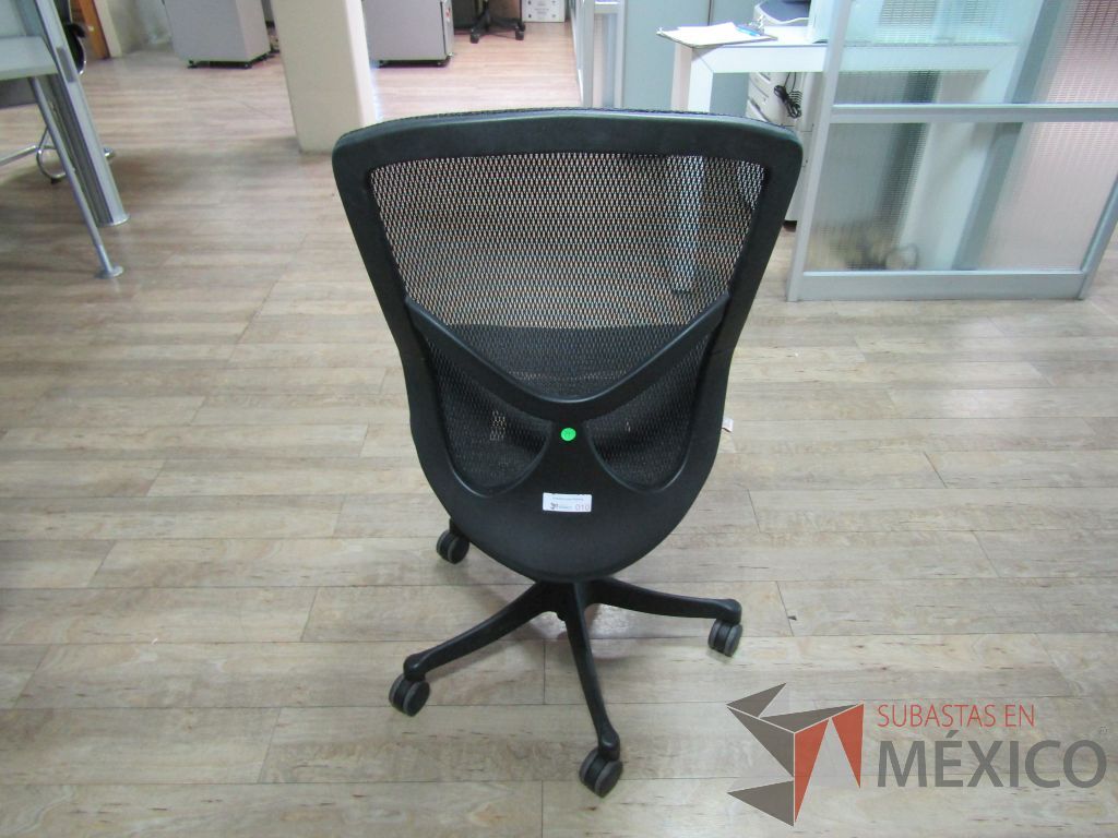 Lote 161 - Silla operativa con ruedas, asiento y respaldo en malla - Imagen 3