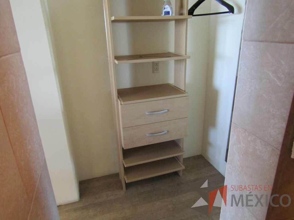 Lote 096 - Mueble con 5 entrepaños y 2 cajones - Imagen 8