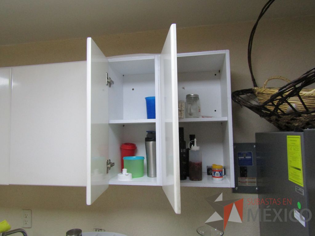 Lote 105 - Alacena con 8 puertas - Imagen 4