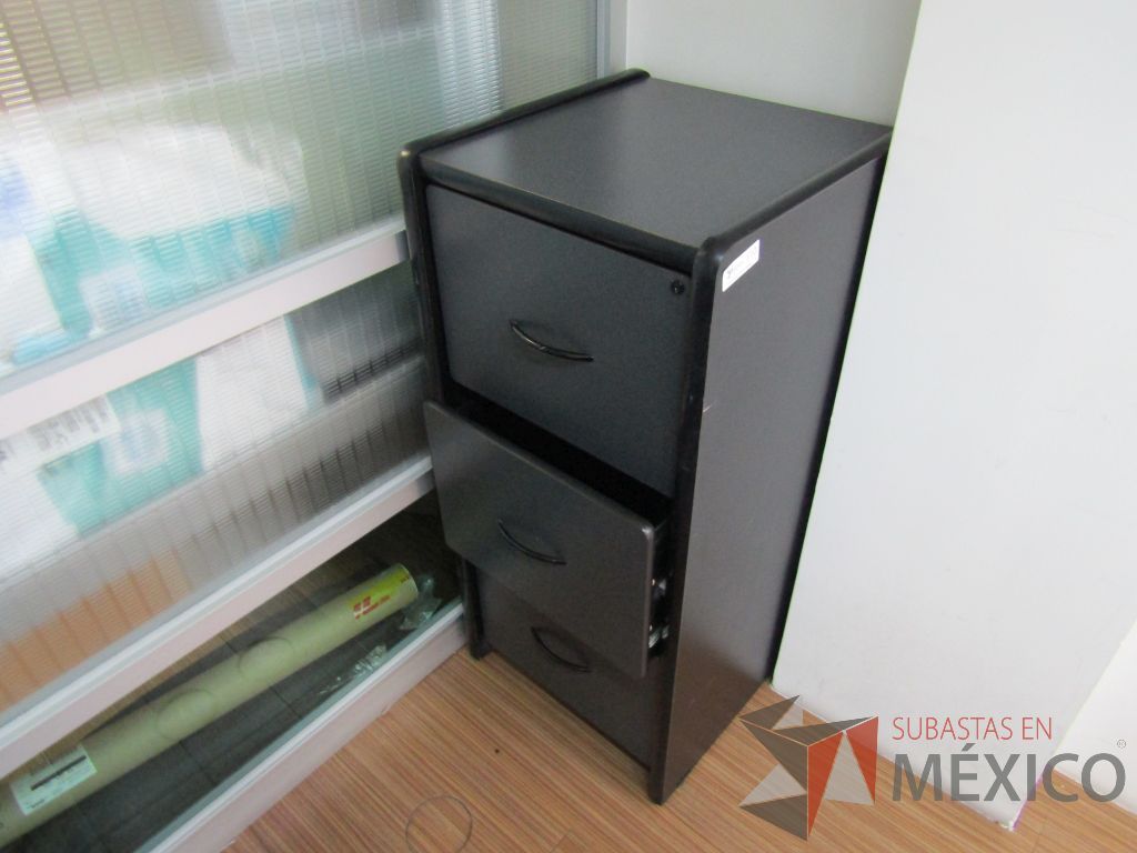 Lote 187 - Archivero vertical alto de 3 cajones - Imagen 4