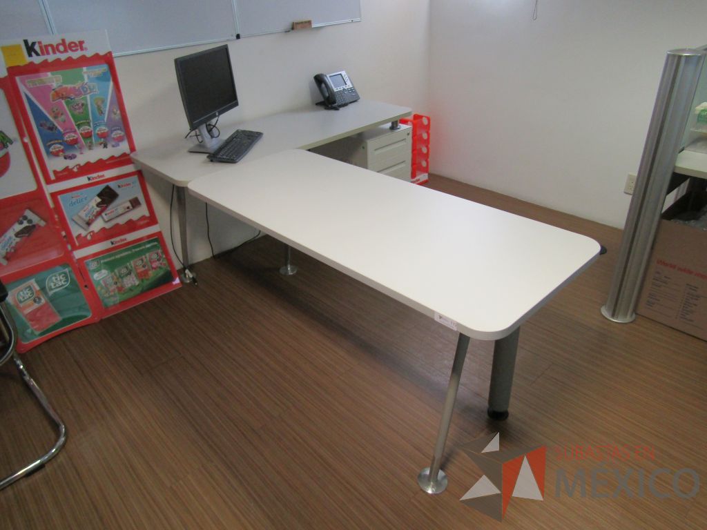 Lote 189 - Escritorio en escuadra con archivero de 3 cajones - Imagen 9