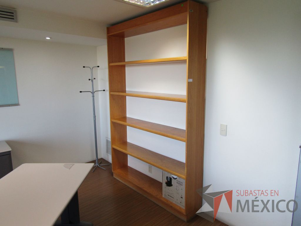 Lote 193 - Librero con 4 entrepaños - Imagen 2
