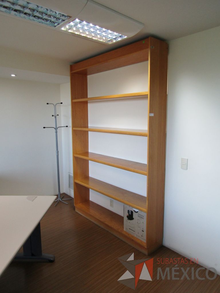 Lote 193 - Librero con 4 entrepaños - Imagen 3