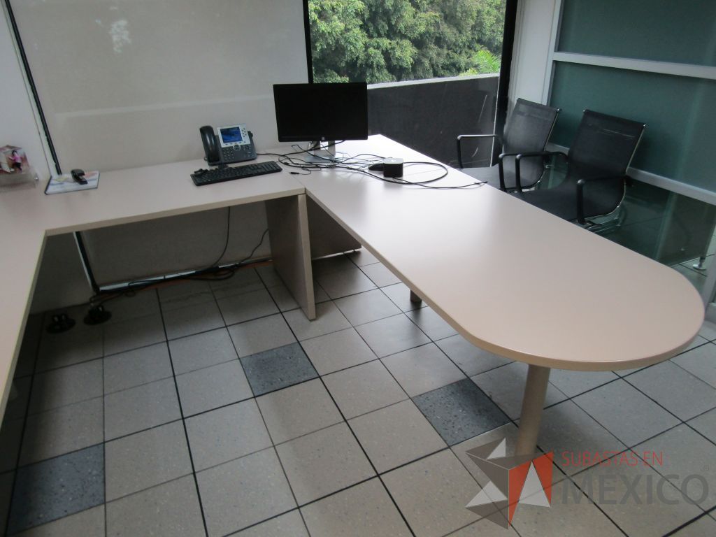 Lote 340 - Escritorio en herradura con archivero de 3 cajones - Imagen 5