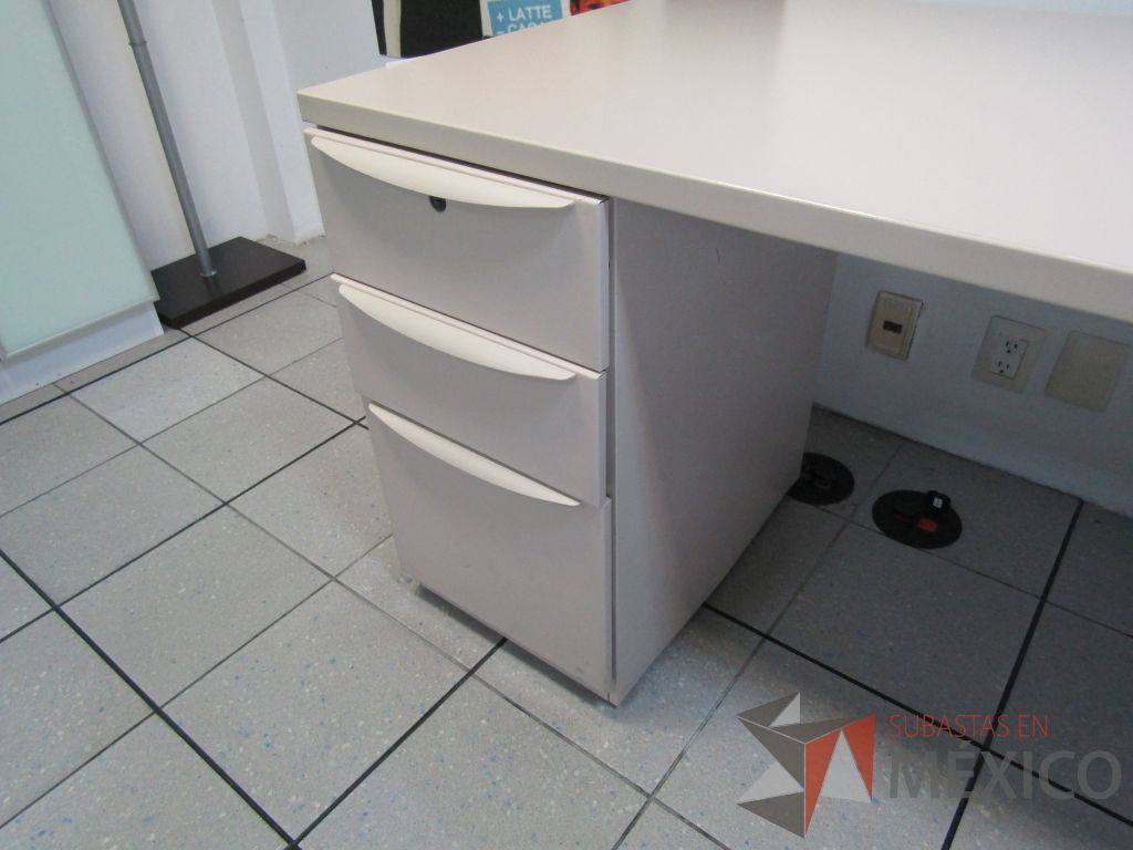 Lote 340 - Escritorio en herradura con archivero de 3 cajones - Imagen 7