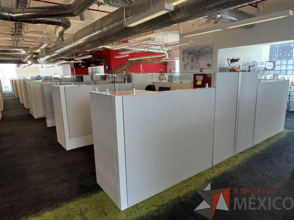 Lote 007 - Estación de trabajo para 14 personas incluye 14 Credenzas, 14 Gabinetes y 14 Gavetas - Haworth - Imagen 8