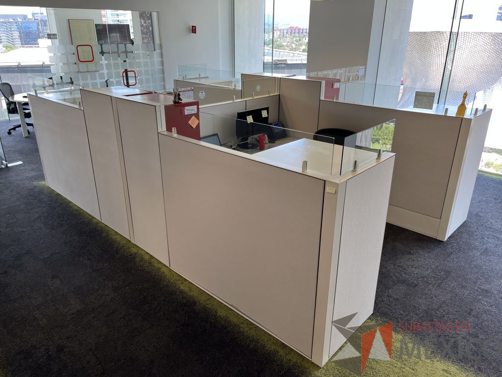 Lote 009 - Estación de trabajo para 4 personas incluye 4 Credenzas, 4 Gabinetes y 4 Gavetas - Haworth - Imagen 3