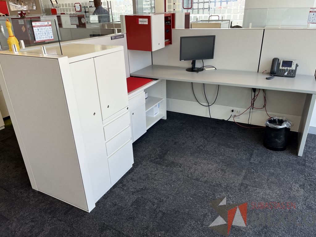 Lote 009 - Estación de trabajo para 4 personas incluye 4 Credenzas, 4 Gabinetes y 4 Gavetas - Haworth - Imagen 5