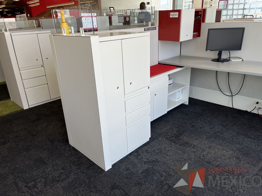 Lote 009 - Estación de trabajo para 4 personas incluye 4 Credenzas, 4 Gabinetes y 4 Gavetas - Haworth - Imagen 6