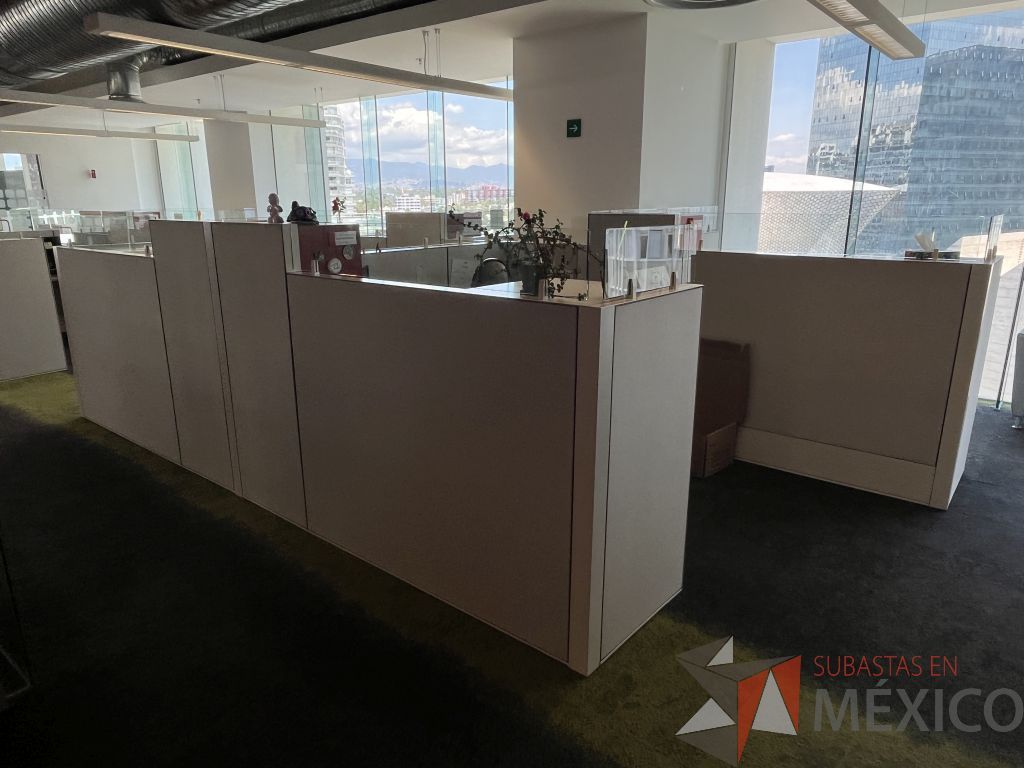 Lote 011 - Estación de trabajo para 4 personas incluye 4 Credenzas, 6 Gabinetes y 4 Gavetas - Haworth - Imagen 3