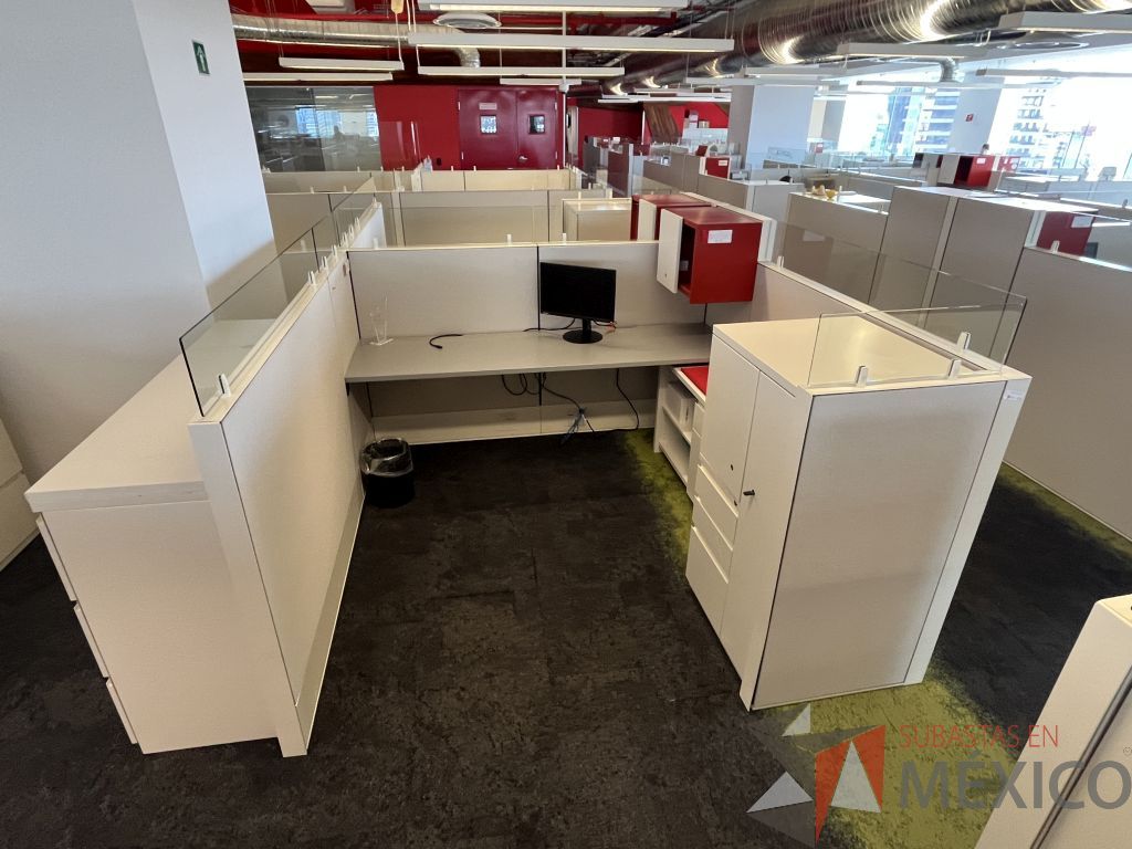 Lote 012 - Estación de trabajo para 2 personas incluye 2 Credenzas, 2 Gabinetes y 2 Gavetas - Haworth