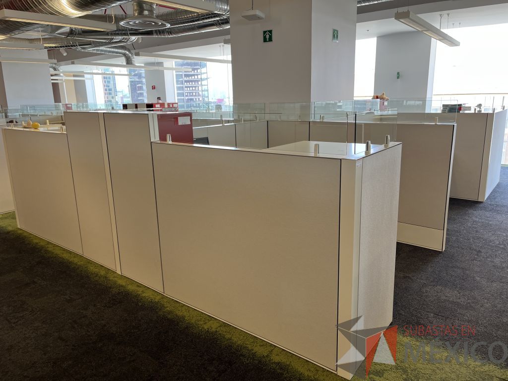 Lote 013 - Estación de trabajo para 6 personas incluye 6 Credenzas, 6 Gabinetes y 6 Gavetas - Haworth - Imagen 8