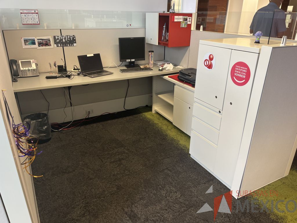 Lote 017 - Estación de trabajo para 2 personas incluye 2 Credenzas, 2 Gabinetes y 2 Gavetas - Haworth - Imagen 4