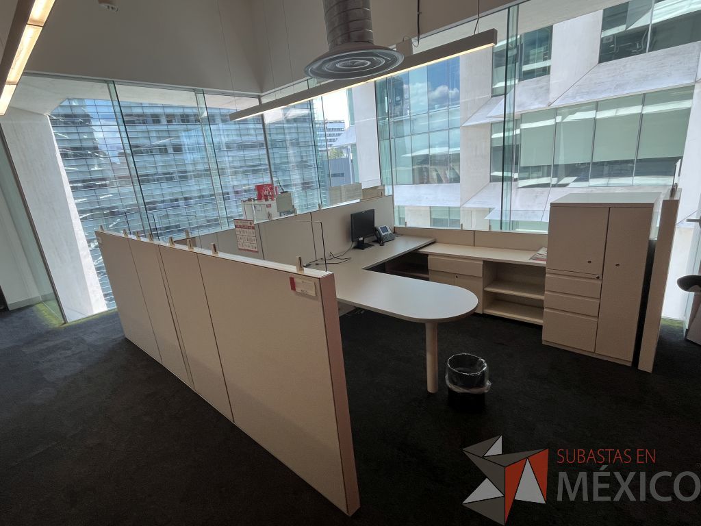 Lote 021 - Estación de trabajo para 2 personas gerencial incluye 1 Credenza, 1 Gabinete - Haworth - Imagen 3