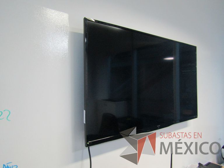 Lote 129 - Pantalla Sharp - Imagen 5