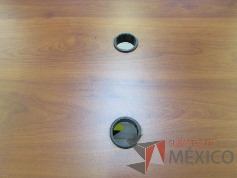 Lote 153 - Mesa de trabajo, patas metálicas y cubierta color café - Imagen 14