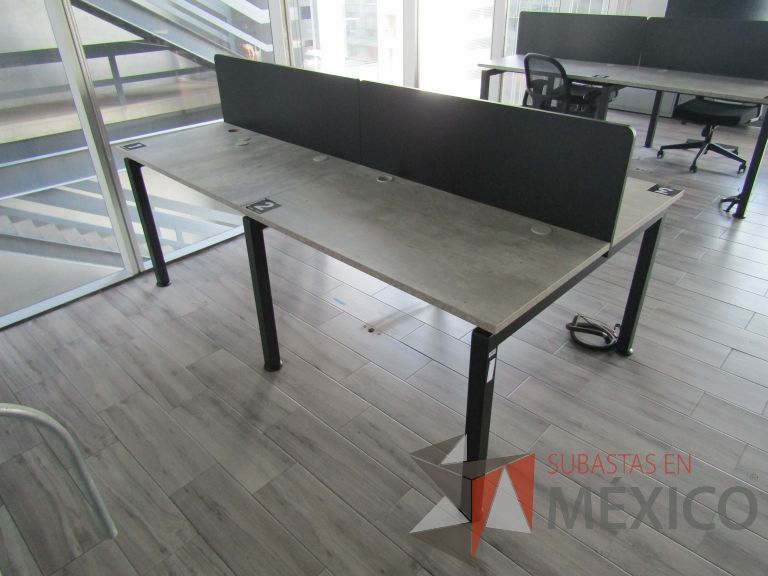 Lote 067 - Estación de trabajo para 4 personas - Imagen 9