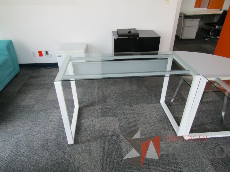 Lote 290 - Escritorio en escuadra con cubierta de cristal - Imagen 7