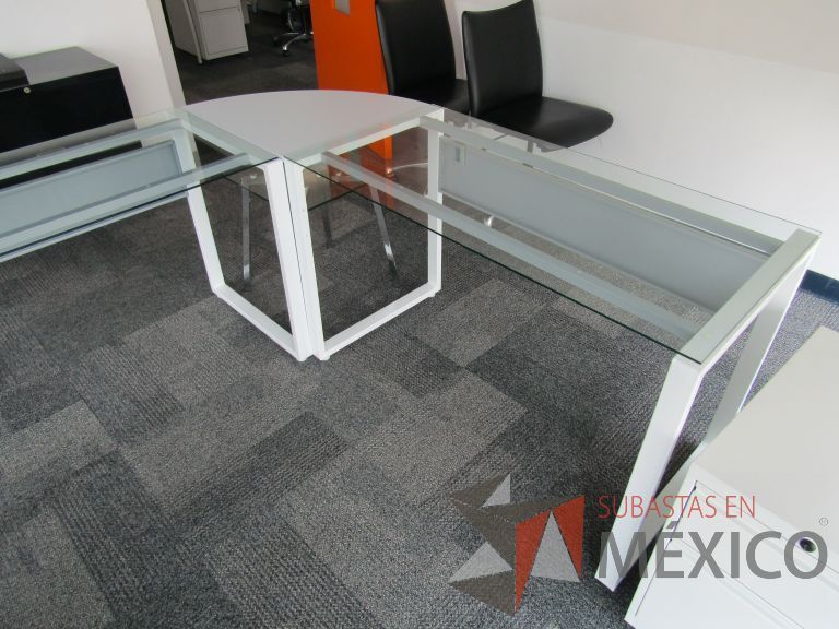 Lote 290 - Escritorio en escuadra con cubierta de cristal - Imagen 8
