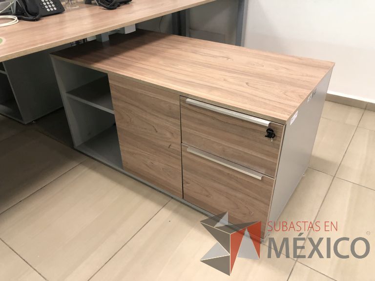 Lote 157 - Estación de trabajo para 6 personas con 3 credenzas - Imagen 12