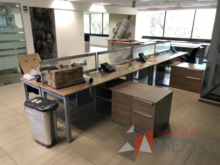 Lote 158 - Estación de trabajo para 8 personas con 4 credenzas - Imagen 2