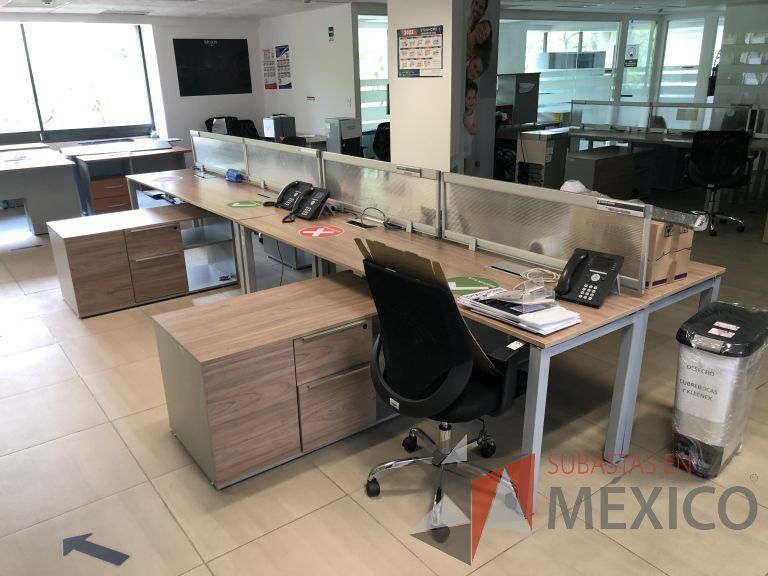 Lote 158 - Estación de trabajo para 8 personas con 4 credenzas - Imagen 5