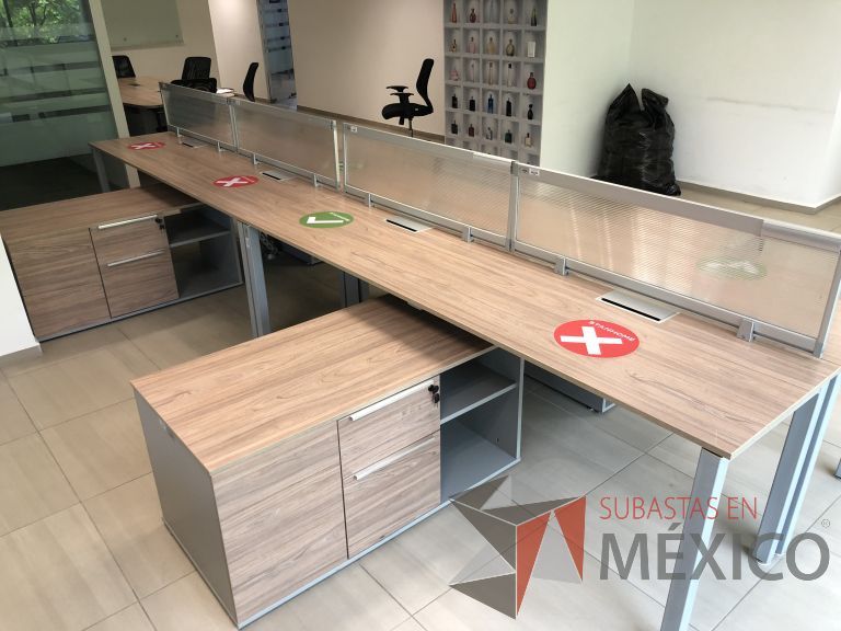 Lote 159 - Estación de trabajo para 8 personas con 4 credenzas - Imagen 4