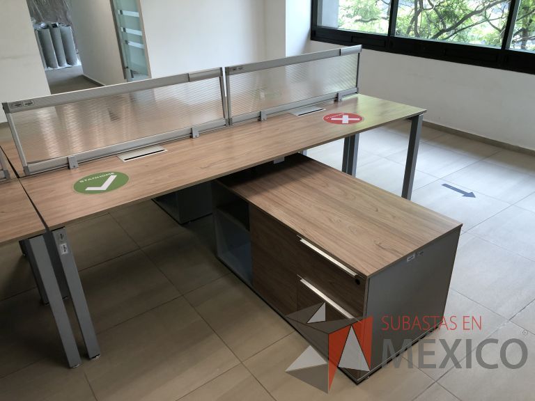 Lote 159 - Estación de trabajo para 8 personas con 4 credenzas - Imagen 7
