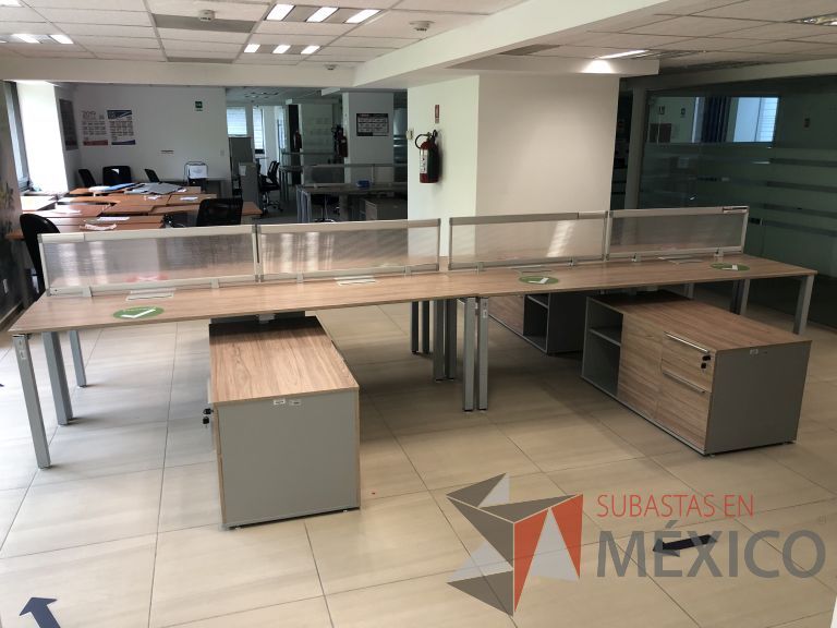 Lote 159 - Estación de trabajo para 8 personas con 4 credenzas - Imagen 12